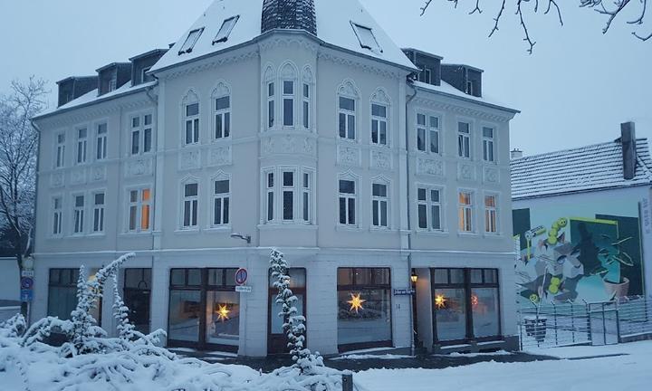 Schiller's Hotel & Cafe